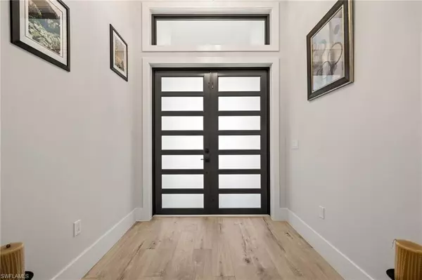 Naples, FL 34120,3212 10th AVE NE