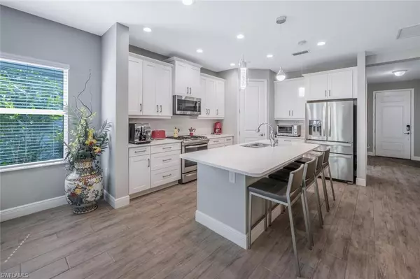 Naples, FL 34112,2167 Marquesa CIR
