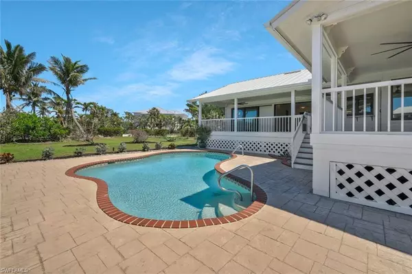 Sanibel, FL 33957,848 Limpet DR
