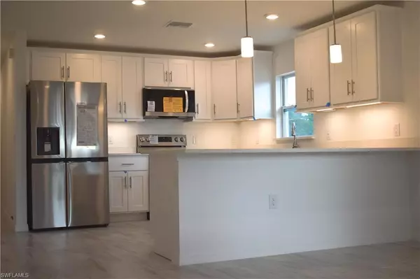 Fort Myers, FL 33916,2237 Henderson AVE