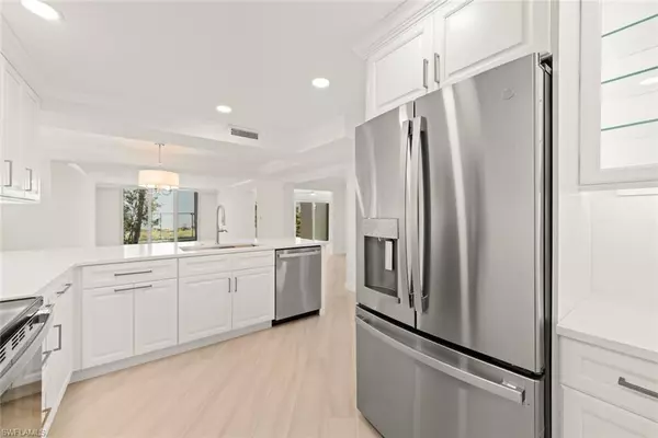 Sanibel, FL 33957,200 Periwinkle WAY #111