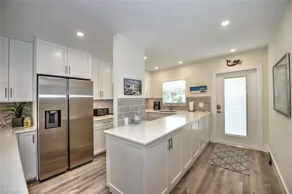 Naples, FL 34102,684 Broad AVE S #J684
