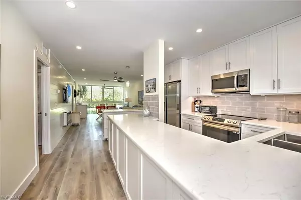 Naples, FL 34102,684 Broad AVE S #J684