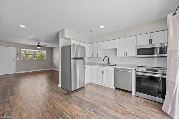 Fort Myers, FL 33907,1560 Colonial BLVD #222