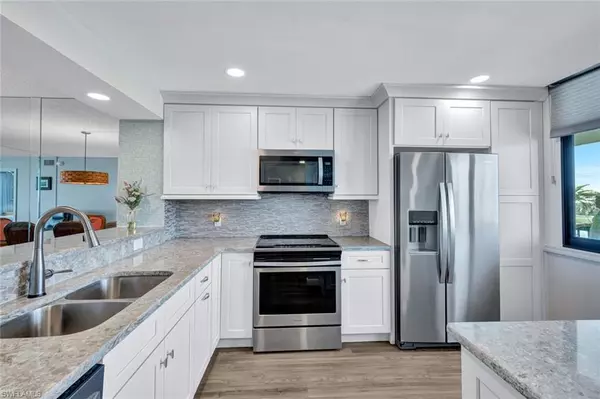 Fort Myers Beach, FL 33931,4203 Bay Beach LN #3E