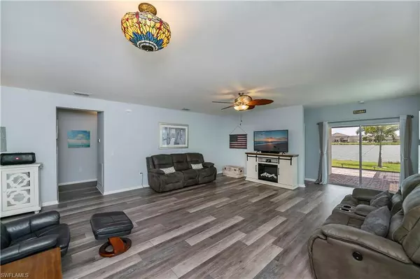 Cape Coral, FL 33909,2630 Manzilla LN