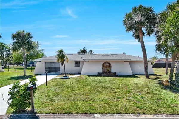 Lehigh Acres, FL 33936,1423 Alwynne DR