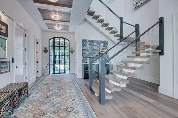 Naples, FL 34102,2020 Gordon DR