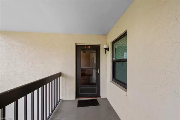 Fort Myers, FL 33919,9315 Central Park DR #201