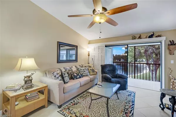 Fort Myers, FL 33919,9270 Lake Park DR #206