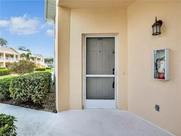 Naples, FL 34110,760 Wiggins Lake DR #101