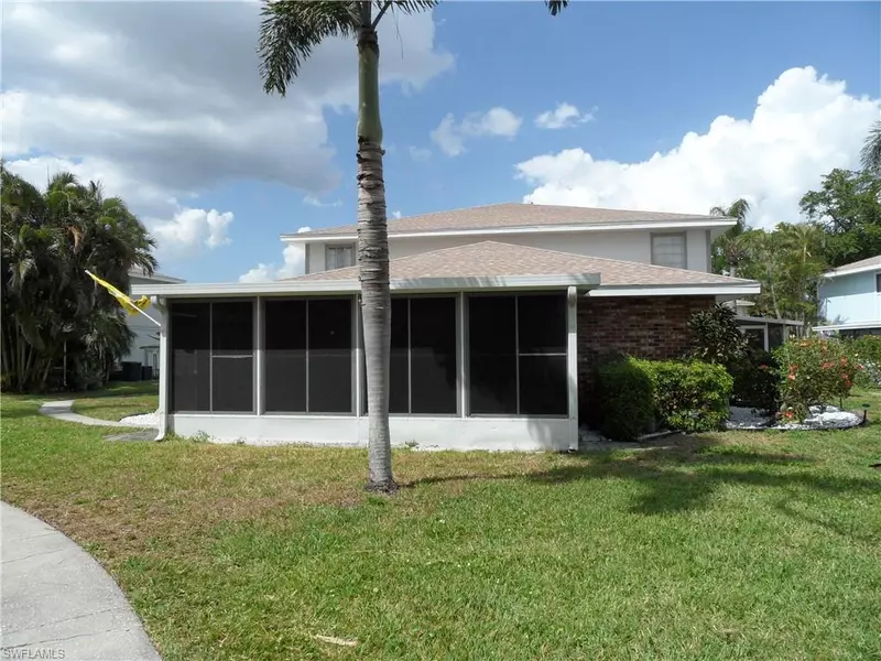 3268 Royal Canadian TRCE #1, Fort Myers, FL 33907
