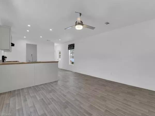 Estero, FL 33928,21180 Cypress Park CIR