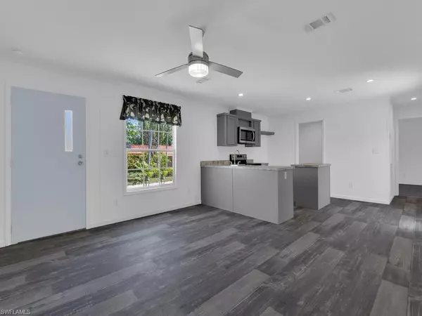 Estero, FL 33928,21190 Cypress Park CIR