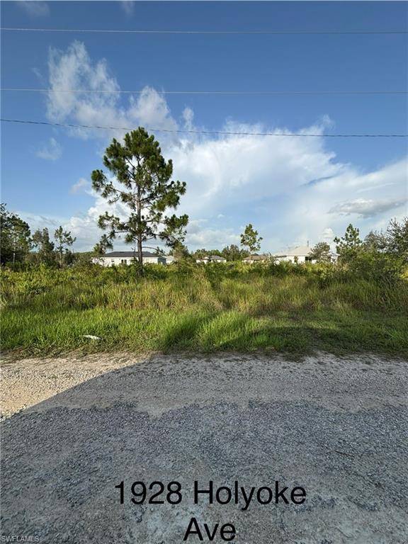 1928 Holyoke AVE, Lehigh Acres, FL 33972
