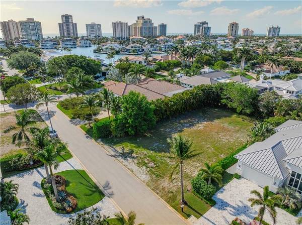 Naples, FL 34103,505 TURTLE HATCH RD