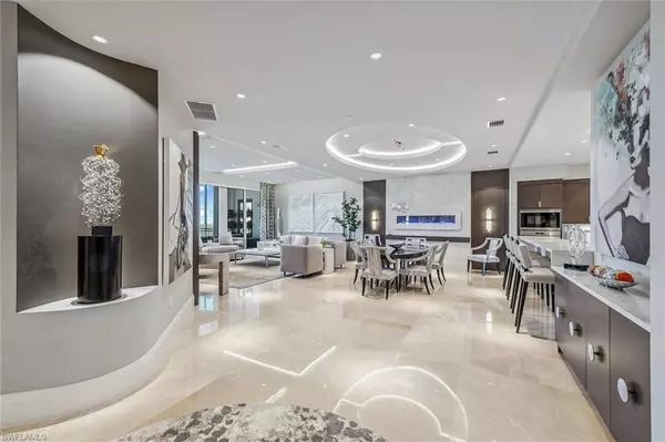 Naples, FL 34110,13665 Vanderbilt DR #802