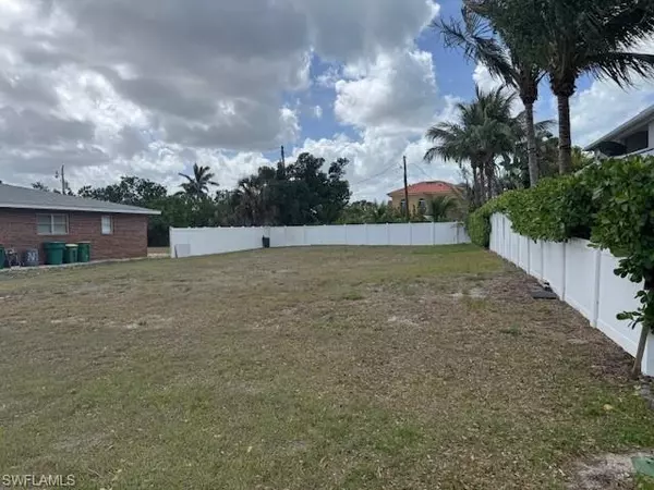 Naples, FL 34108,508 105th AVE N