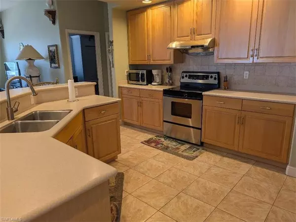 Cape Coral, FL 33990,161 SE 17th ST