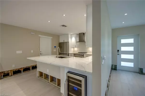 Fort Myers Beach, FL 33931,17731 Rebecca AVE