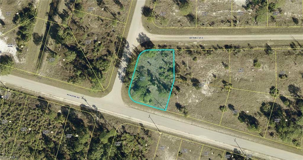 846 Arturo ST E, Lehigh Acres, FL 33974