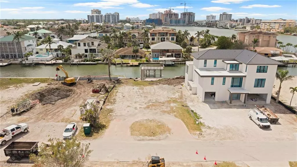 270 TRADE WINDS AVE, Naples, FL 34108