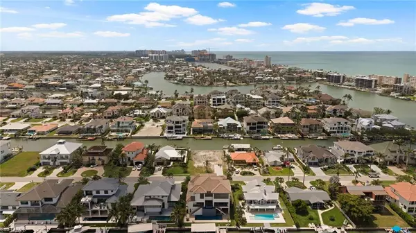 Naples, FL 34108,224 HERON AVE