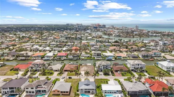 Naples, FL 34108,376 HERON AVE