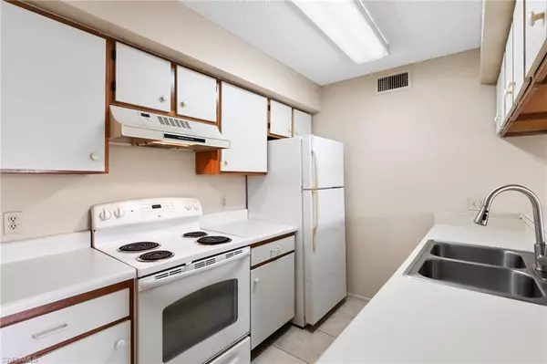 Fort Myers, FL 33919,5317 Summerlin RD #1713