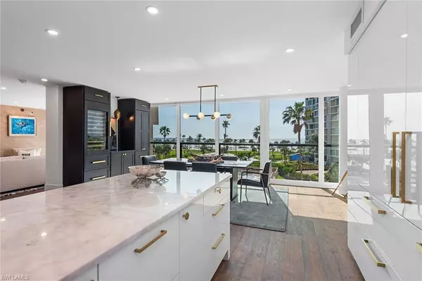 Naples, FL 34103,4031 Gulf Shore BLVD N #4B