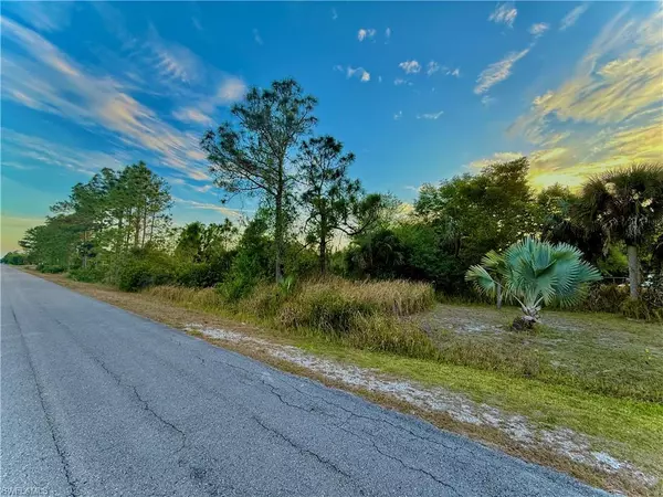 Lehigh Acres, FL 33972,707 Lake AVE