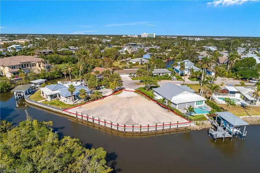 3164 Lakeview DR, Naples, FL 34112