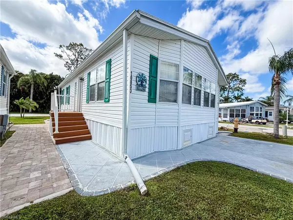 Estero, FL 33928,10853 Vireo CIR #27