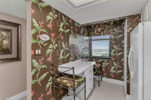 Marco Island, FL 34145,320 Seaview CT #1201