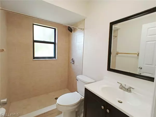 Cape Coral, FL 33990,316 SE Santa Barbara PL