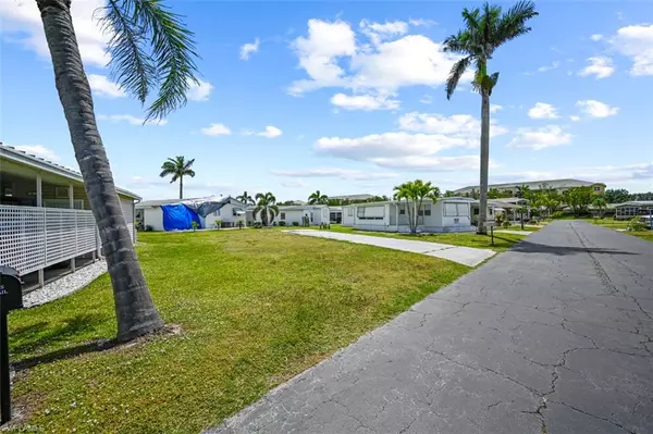 Fort Myers, FL 33908,339 Mattie AVE