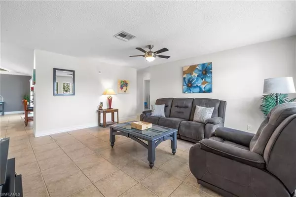 Cape Coral, FL 33904,1015 SE 25th LN