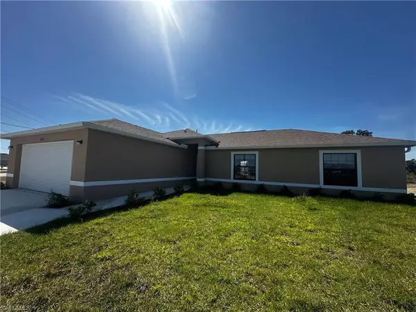 1300 S Gator CIR, Cape Coral, FL 33909