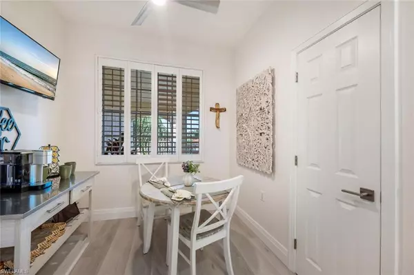 Naples, FL 34112,4843 Hampshire CT #2-304