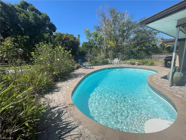 1057 Bayshore AVE, Fort Myers, FL 33919