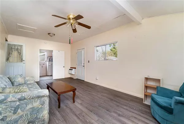 North Fort Myers, FL 33917,6921 Bayshore RD