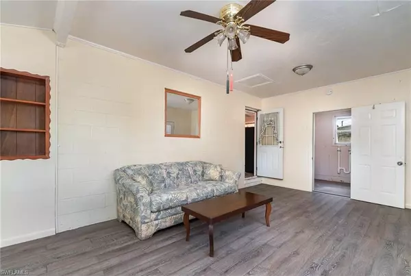 North Fort Myers, FL 33917,6921 Bayshore RD