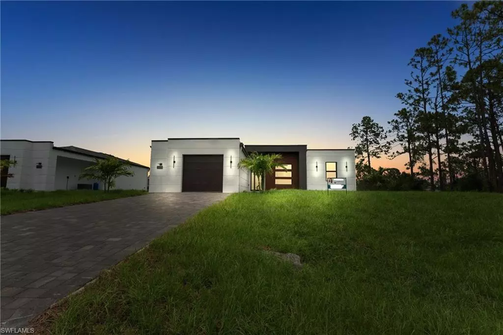 Lehigh Acres, FL 33974,727 Colyer ST E