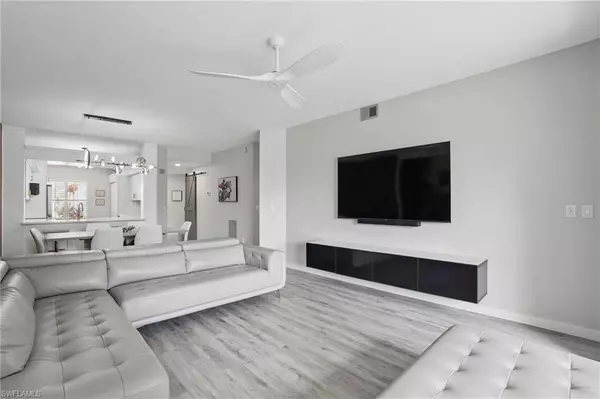 Naples, FL 34110,1220 Sarah Jean CIR #L103