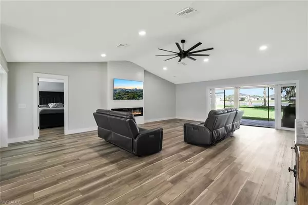North Fort Myers, FL 33917,17060 Cypress Creek DR