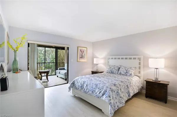 Naples, FL 34108,5954 Pelican Bay BLVD #222