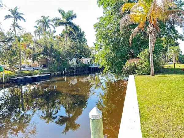 North Fort Myers, FL 33917,25 Estate DR