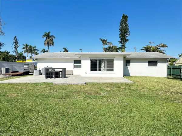 North Fort Myers, FL 33917,25 Estate DR