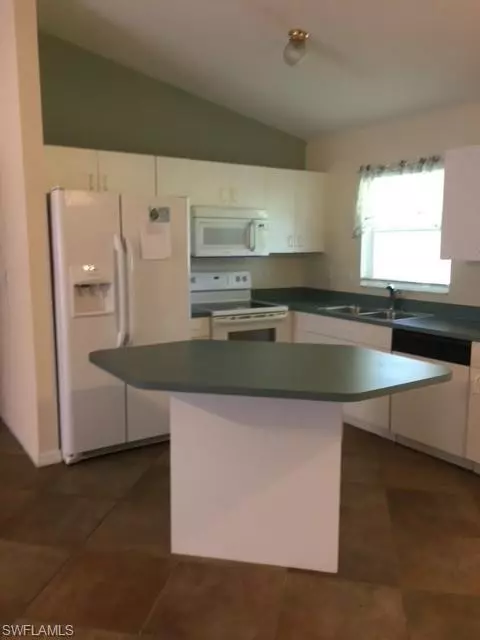 Cape Coral, FL 33991,3527 SW 5th ST