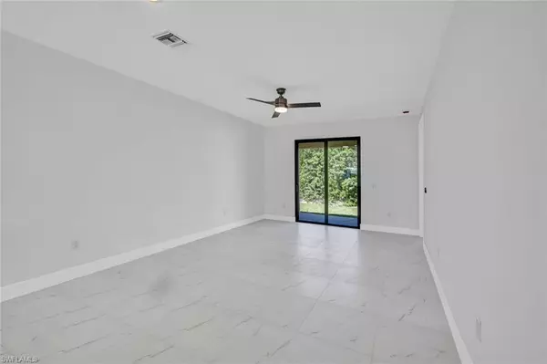 Lehigh Acres, FL 33974,430/432 Bell BLVD S